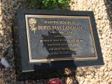 image of grave number 943805